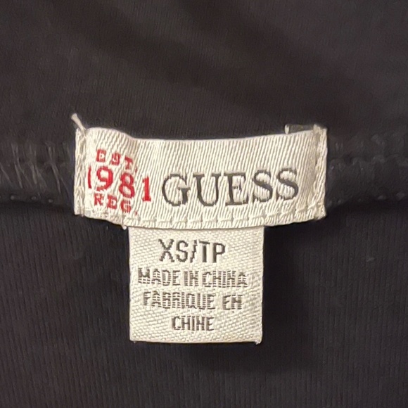 *SOLD* Guess skirt - Picture 3 of 4